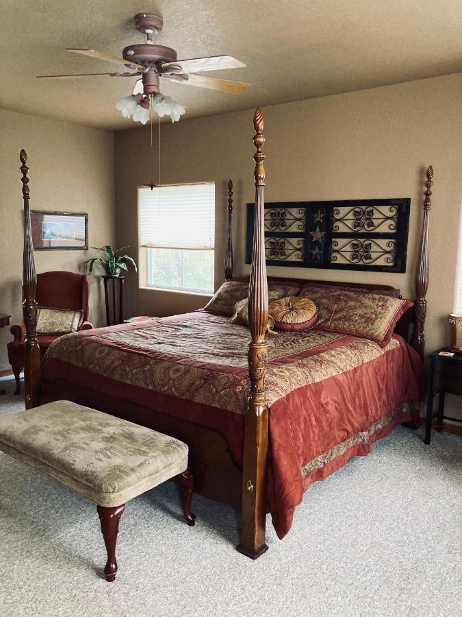 Casa Del Rio Bed And Breakfast Бастроп Экстерьер фото
