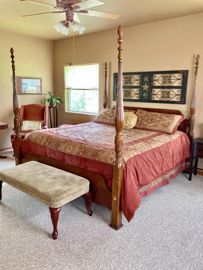 Casa Del Rio Bed And Breakfast Бастроп Экстерьер фото