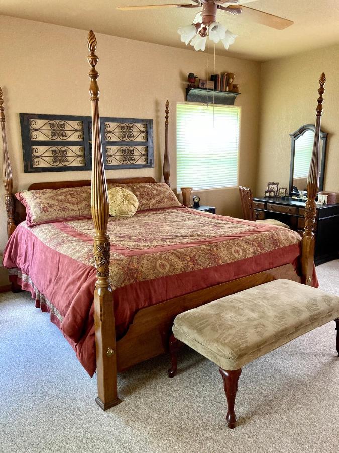 Casa Del Rio Bed And Breakfast Бастроп Экстерьер фото
